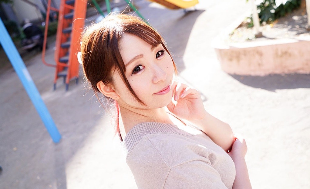 Paco Paco Mama 081323_895 แม่สาวก้นสวย - ไม่ว่าจะทำอะไรเธอก็มองตรงมาที่กล้อง - Yurika Kitano