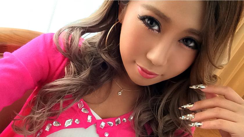 Mirano, 18 years old, is a part-time worker.