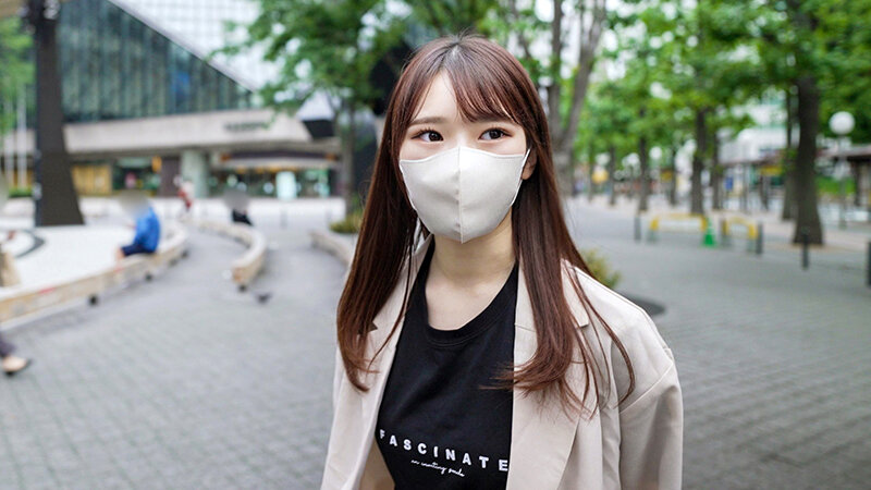 amateur female college student [limited] mako-chan, 20 years old, a super cute jd with a playful vibe! a sexy girl with a wealth of experience who talks quickly after meeting you and has a deep creampie sex!