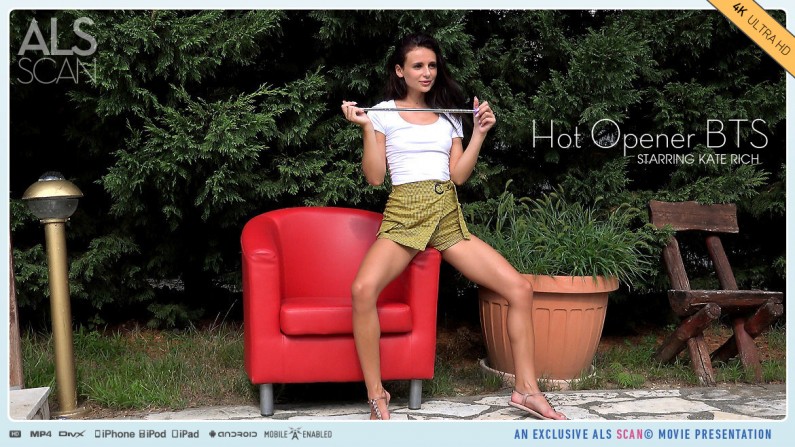 บทเรียนแห่งความเสียวที่พี่สาวจะสอนให้เธอ 