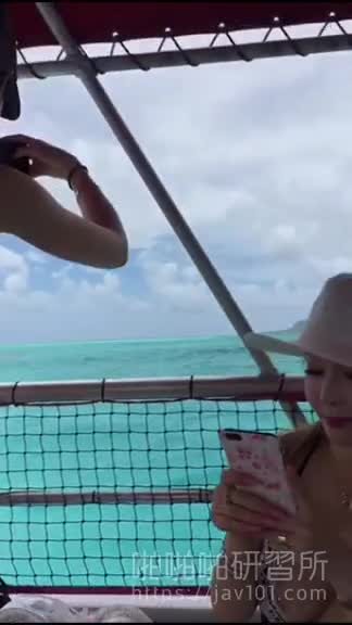 就說船上有個乳暈妞不是騙人的