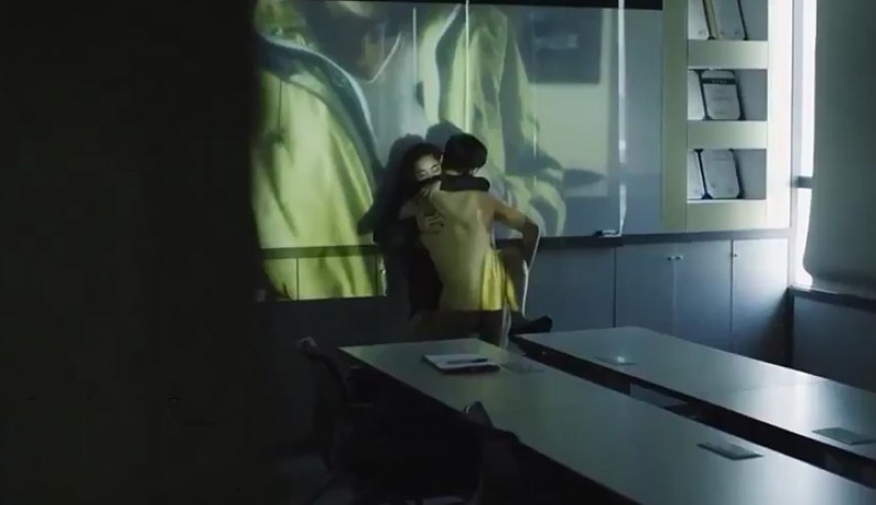 (เกาหลี) เปิดหนังโป๊ผ่านโปรเจ็คเตอร์แล้วก็เย็ดกันในห้องประชุมไปเลย