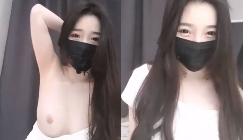 [韓國] 白皙妹妹開視訊直播！挽髮露奶都只是小菜衣碟！ (1)