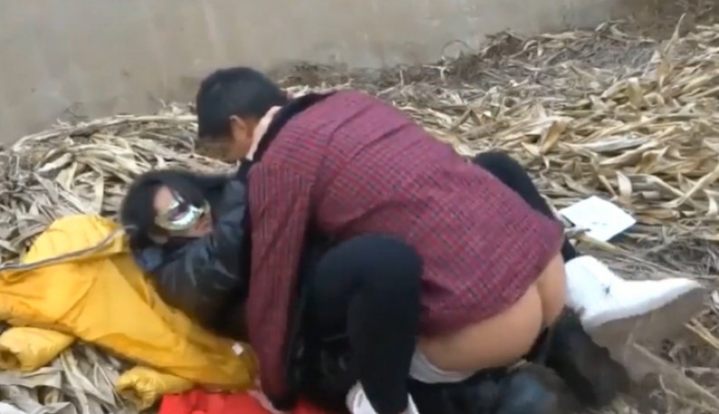 เกษตรกรหนุ่มผู้ไม่ชอบใส่ถุงยาง aoxx69