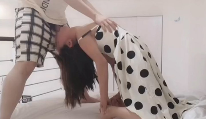 Oral sex is difficult ~ A sex addict friend asked me if she was loose. Do you like it tight or loose?