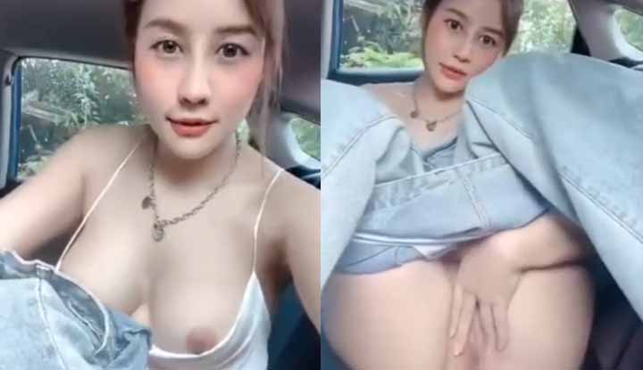 [Thailand] The beauty drives to the suburbs~ It's very exciting to take a selfie in the car and touch the pussy