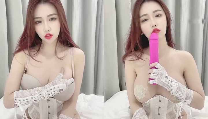 [Singapore] Zhou Zhenna Jenna Chew ~ Play dildo to quench thirst