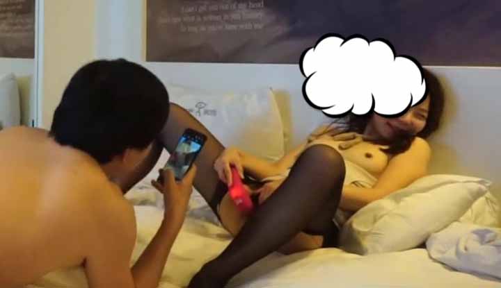 [Korea] Girlfriend is too lewd~ Boyfriend can't help but take out his mobile phone and record his lewd appearance