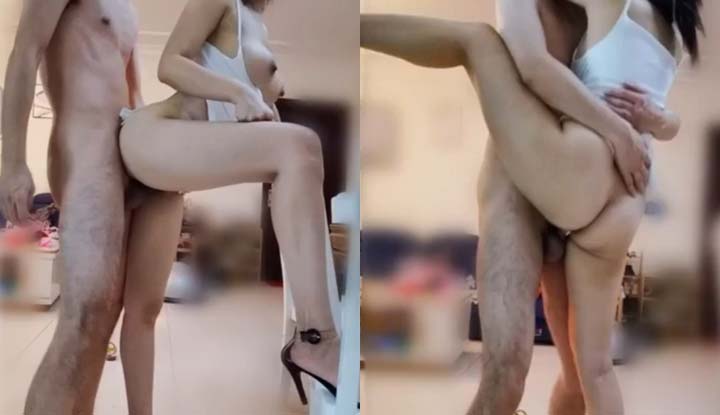 ขาสวยๆ ขนาดเย็ดยังอยากใช้ท่าที่โชว์ขา