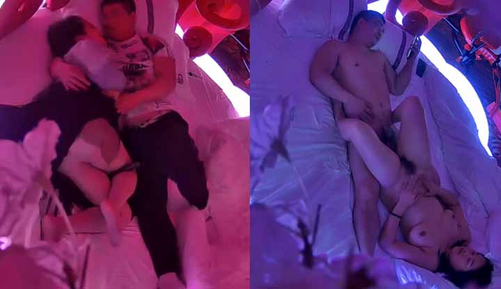 Secret photos of the love hotel leaked out, the fat guy and his girlfriend have a sex room, the hostess likes to be in the top position~