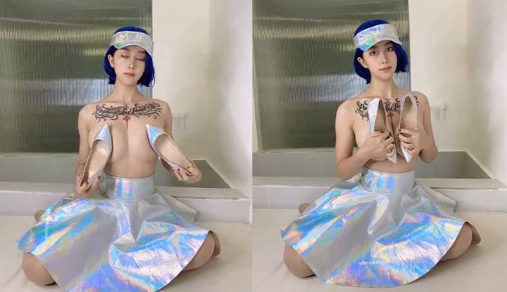 onlyfans big breasts internet celebrity zhang heyu, do you want the princess's high heels?