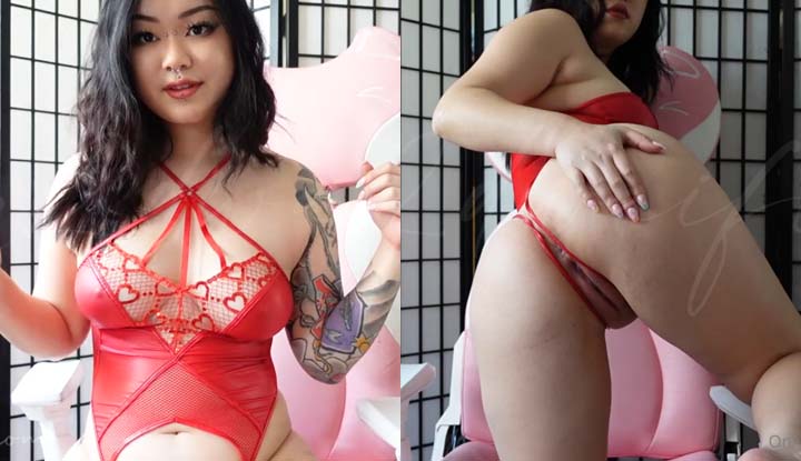 [Asian] Online celebrity ur2dwaifu showcasing perfect bald and hairless close-up of a beautiful vagina