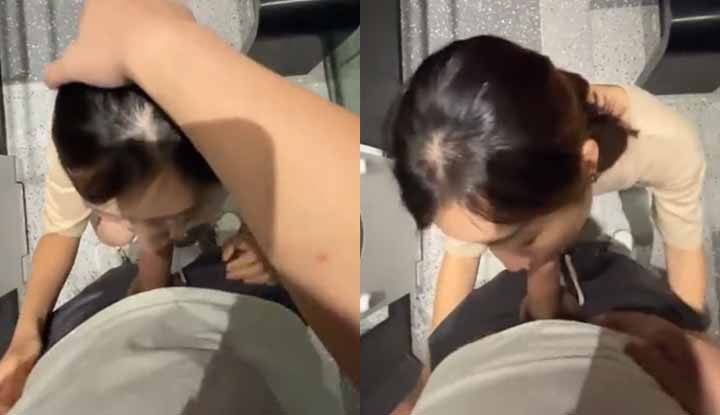 ระหว่างที่ซื้อของครึ่งทาง ฉันถูกแฟนสาวที่หิวและกระหายดึงเข้าไปในห้องสวมเสื้อเพื่อกินไก่