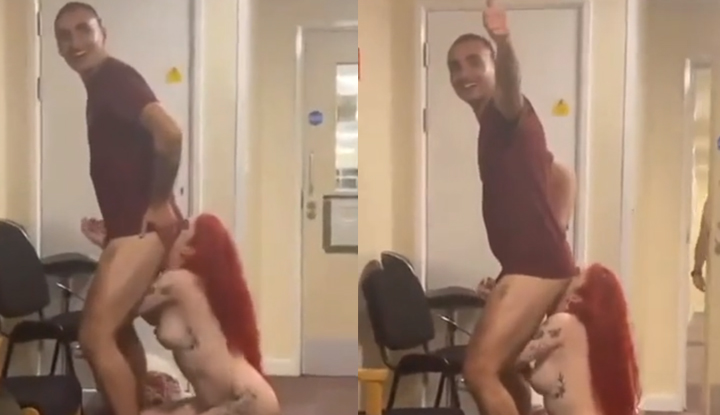 [Western] The redhead girl with the dragon tattoo is really amazing, and the male lead can't help but give a thumbs up to the camera.