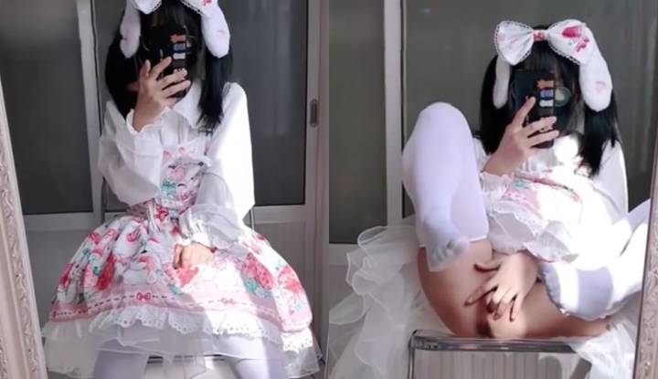 สวัสดิการในบ้าน Ji Fanfan การสำเร็จความใคร่ COS ผ้าไหมสีขาว Lolita คอนทราสต์เล่นรูอมยิ้มนวดคลิตอริสบ้า!