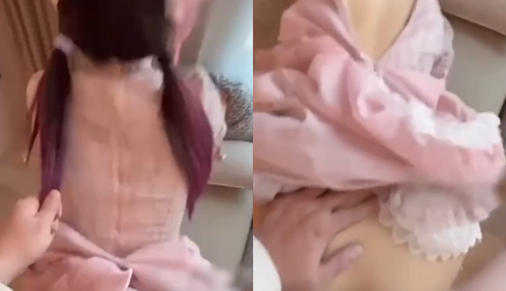 นางแบบชื่อดังยุคหลังปี 2000 อย่างโลลิต้า สวมชุดโลลิต้าสีชมพู ถูกจับได้ขณะกำลังมีสัมพันธ์กับชายพุงโตในโรงแรม เธอจูบแบบฝรั่งเศสและทำออรัลเซ็กซ์ และถูกล้อเลียนอย่างรุนแรง ผมหางม้าคู่ของเธอถูกจับ และเธอถูกกระทำชำเราจากด้านหลังอย่างโหดร้าย! 2