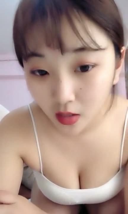 สาวจีนไลฟ์คุยเสียว สุดท้ายถอดโชว์