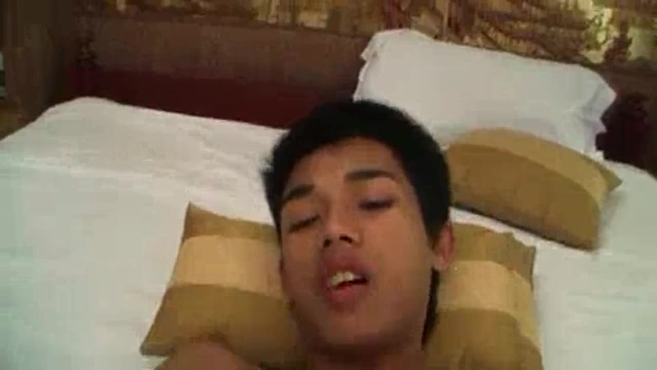 gay ประสบกามในการเปิดทวาร เย็ดตูดเข้าไปแต่ว่าใส่ถุงยางหน่อย