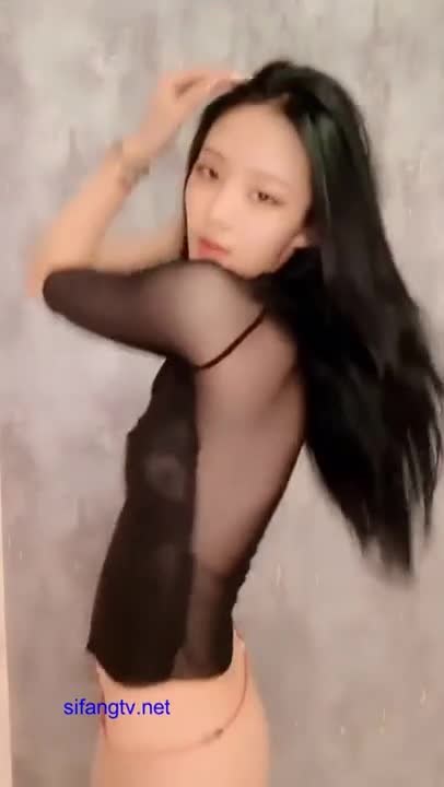 สาวสวยแก้ผ้าเต้นโชว์ มีหลายเวอร์ชั่นมาก ต้องดู