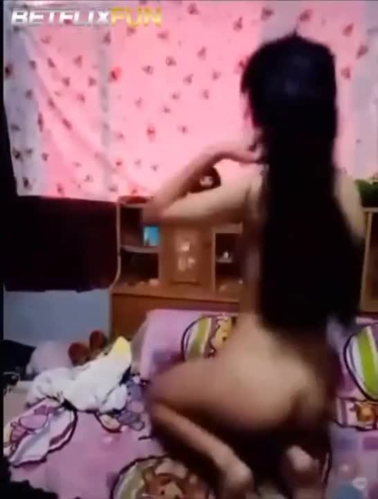 สาวร่อนเอว โชว์นมโชว์หี