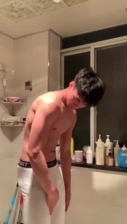 (เกย์) หล่ออย่างกับดารา ยังไม่ถอดก็เสียวได้