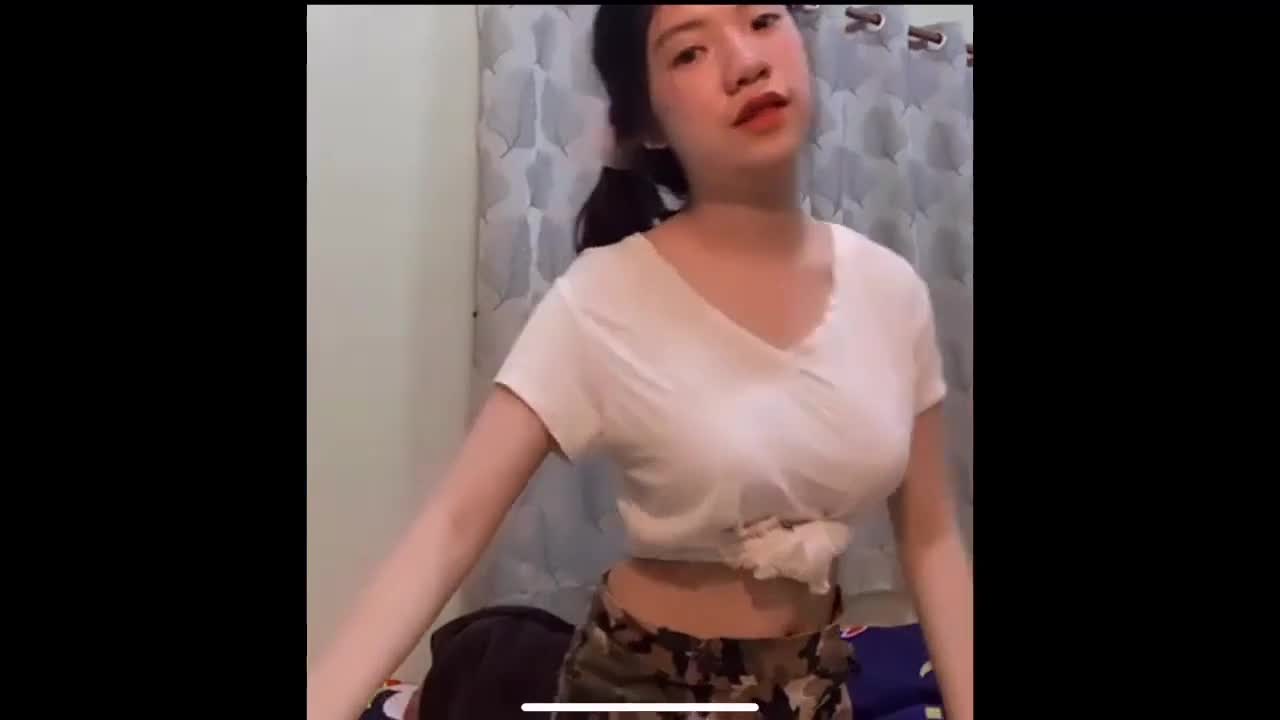 สาวน้อย ที่ดือ