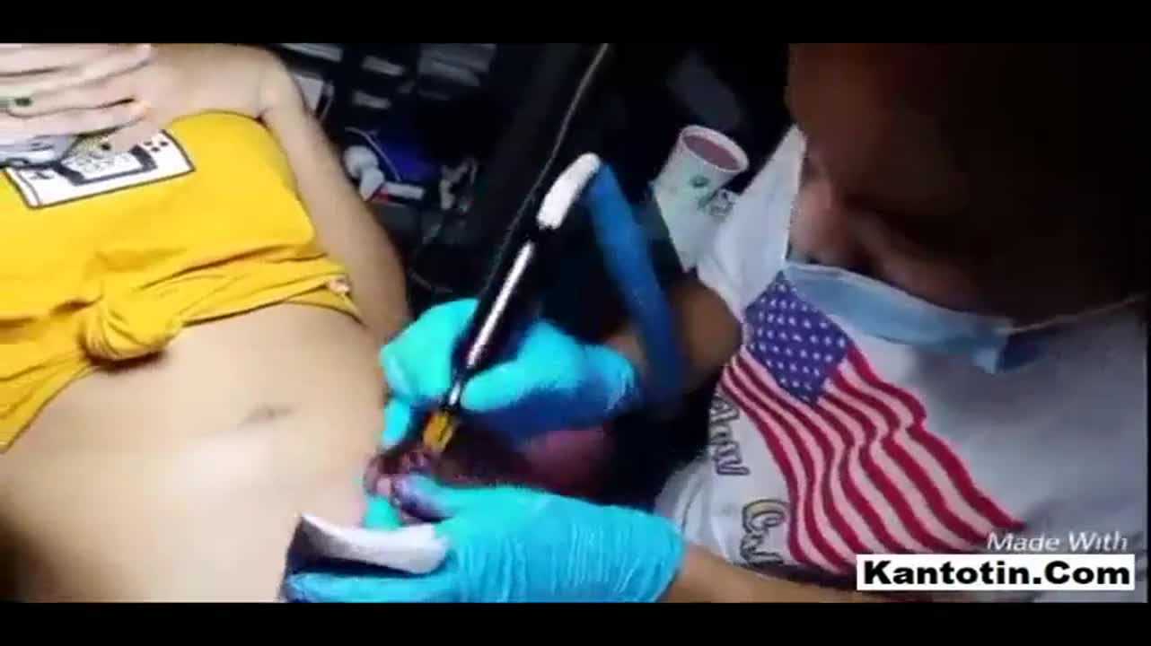 Tinatto.an sa itaas ng puke muntik pang magkantutan