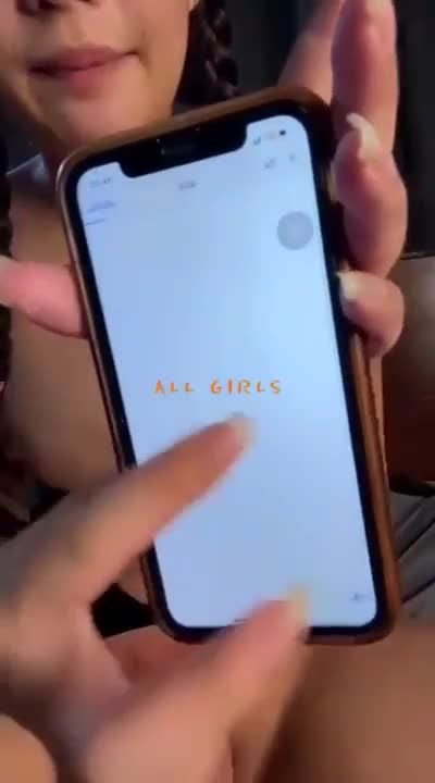 Leaked clip. Nong Petty. Live. Very cool. I recommend it. Breaking the pussy hole in front of the camera.