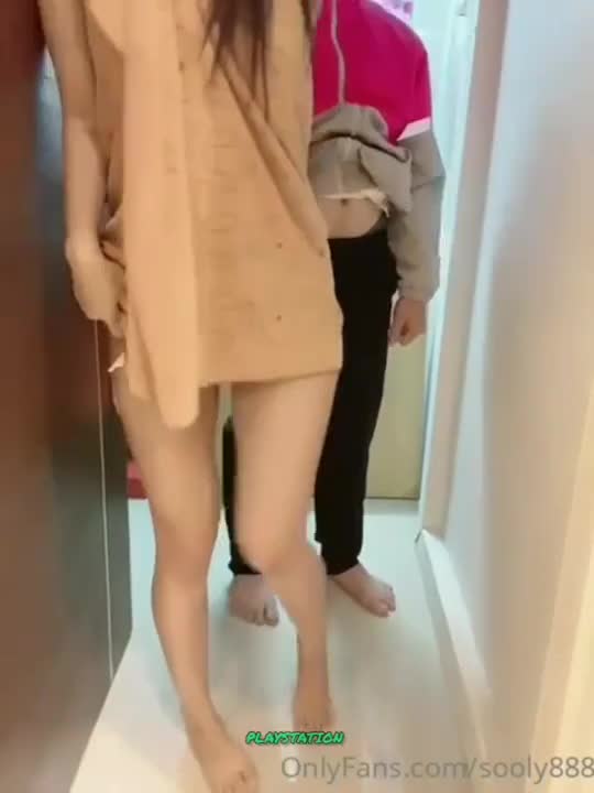 (ไทย) คลิปหลุด Onlyfans Sooly888 น้องซ้อลี่ สาวนมใหญ่อ่อยไรเดอร์ให้มาซ่อมไฟให้ในบ้านแล้วอมควยให้เสียวๆ