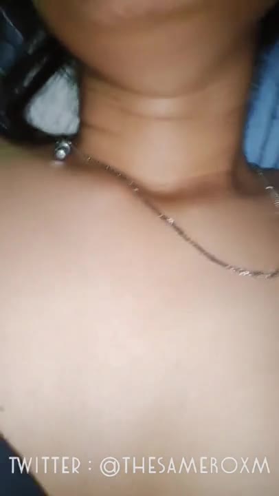 Nong Nan opened her mouth to suck. Sucking both breasts and throat
