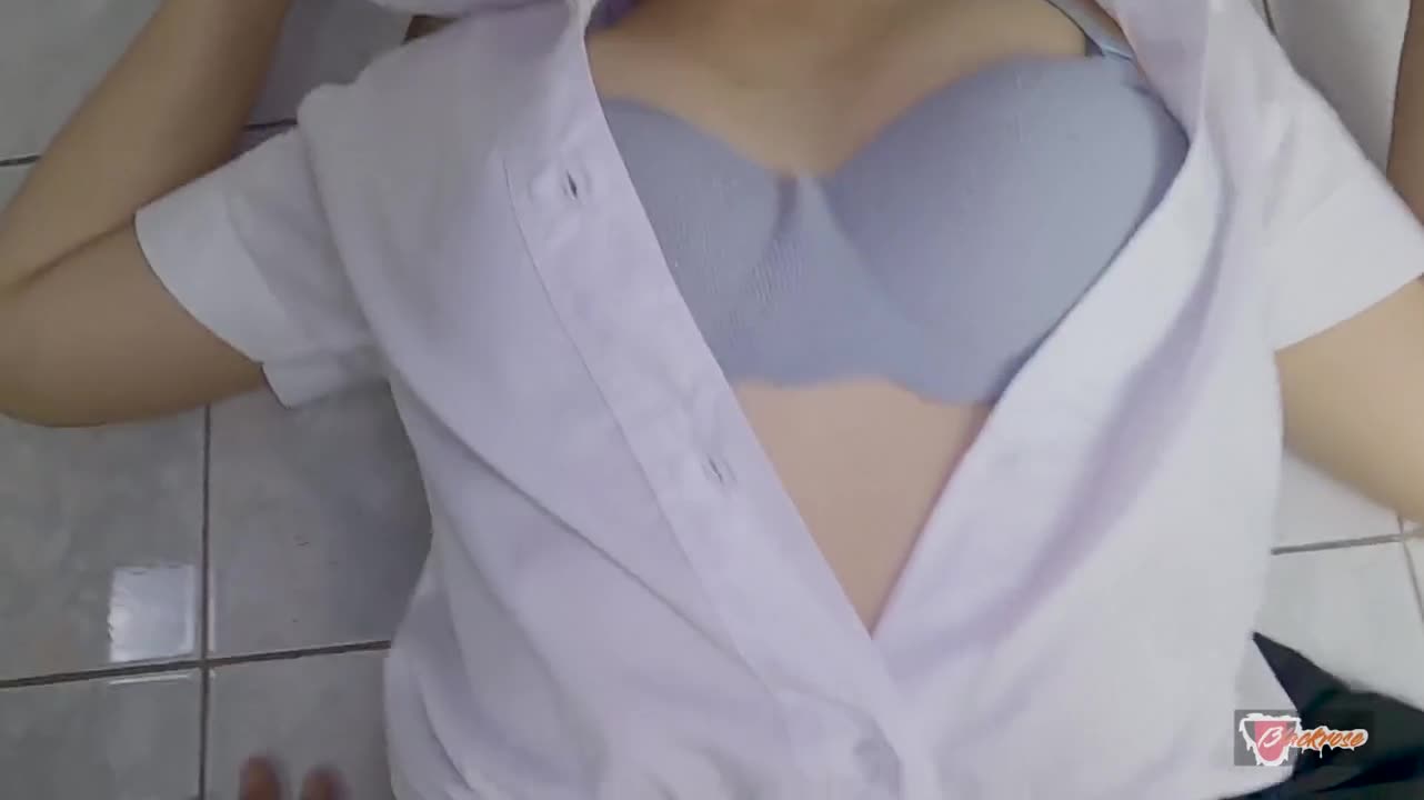 (ไทย) อดไม่ไหวเย็ดคาชุดที่บันได