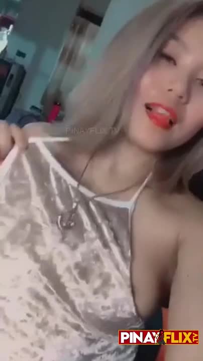 สาวน้อยเหนื่อยจากการสตรีมค่ะ