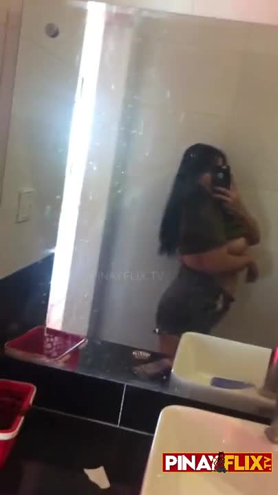 (ฟิลิปปินส์) คลิปโป๊ถ่ายนมตัวเองอยู่หน้ากระจก
