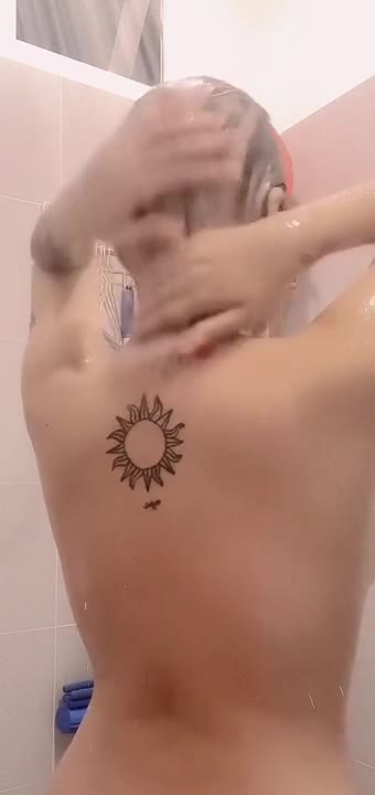 When I shower, she also takes the opportunity to show off.