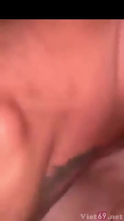 Trâu già thích gặm cỏ non.