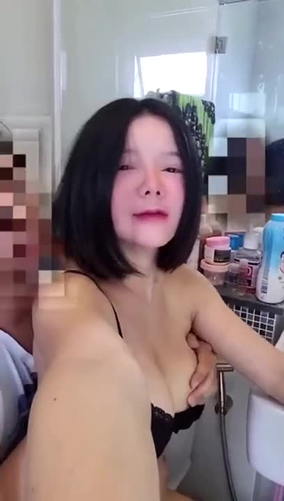 (ไทย) คลิปโป๊คลิปหลุดทางบ้าน สาวหน้าอย่างหมวยหุ่นอวบเอากับผัวคาห้องน้ำเลย