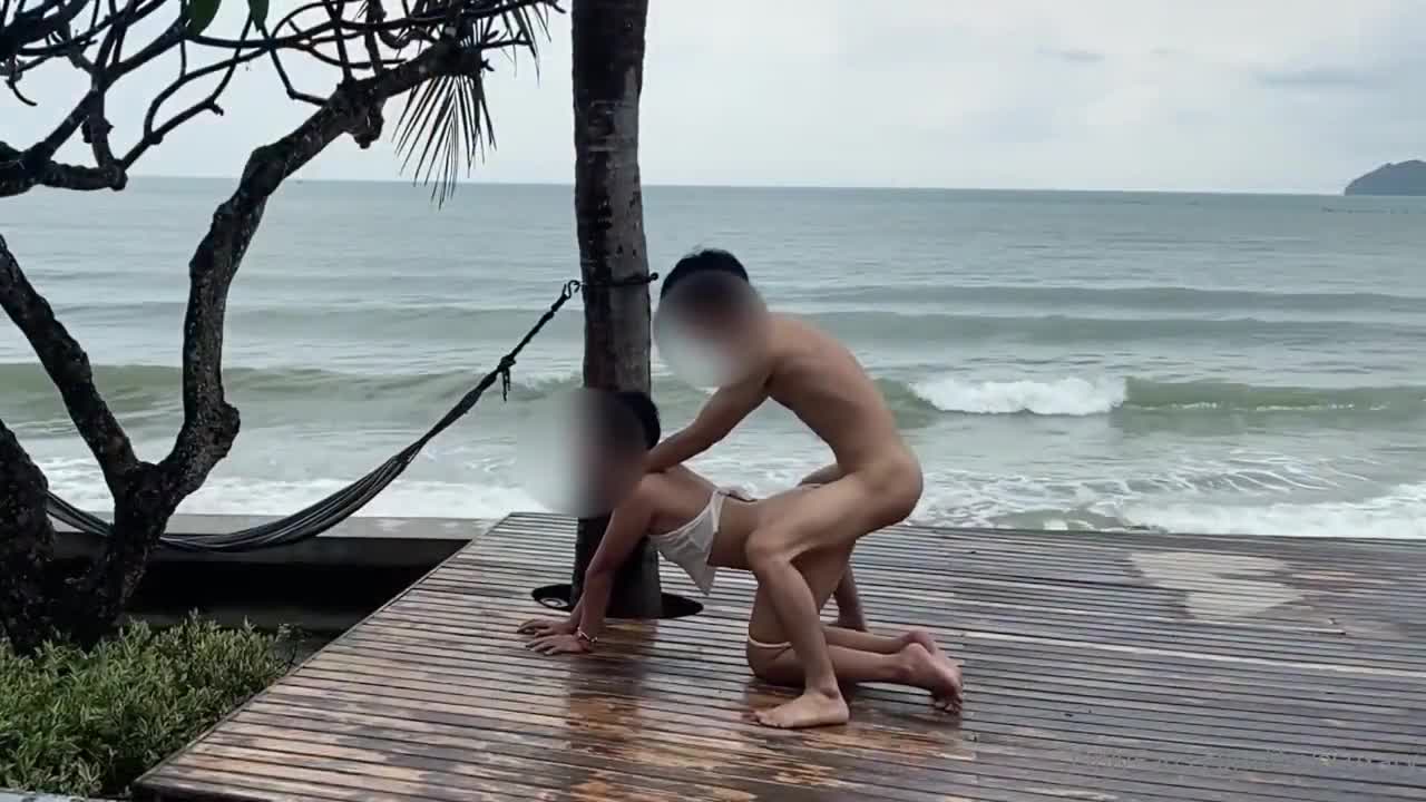 (ไทย) คลิปโป๊คลิปหลุด น้องIlovesexary คู่เทพ สวิงกิ้งเสียวริมชายหาด ชายหนึ่งหญิงสอง