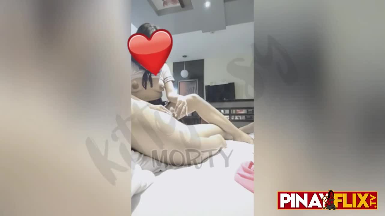 (ฟิลิปปินส์) คลิปโป๊ลองเย็ดครั้งแรก เพิ่งแรกเรียนชุดนักเรียนยังคาอยู่ที่ตัวอยู่เลย