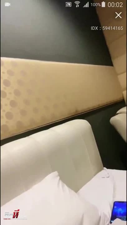Thai swinging, great couple MLive, Je Tik IDX-59414165, gets gangbanged by men 3 to 1