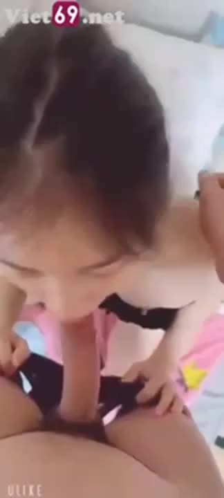คุณยืนขึ้นให้ฉันสามารถมีอุจจาระให้คุณได้ค่ะ