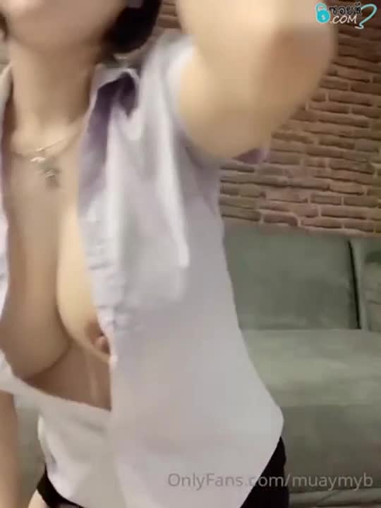 (ไทย) คลิปโป๊muaymyb วัยรุ่นสาวไทยผมสั้นใส่ชุดนักศึกษามานั่งถ่างขาอ้าหีเกี่ยวเบ็ดโชว์แตด