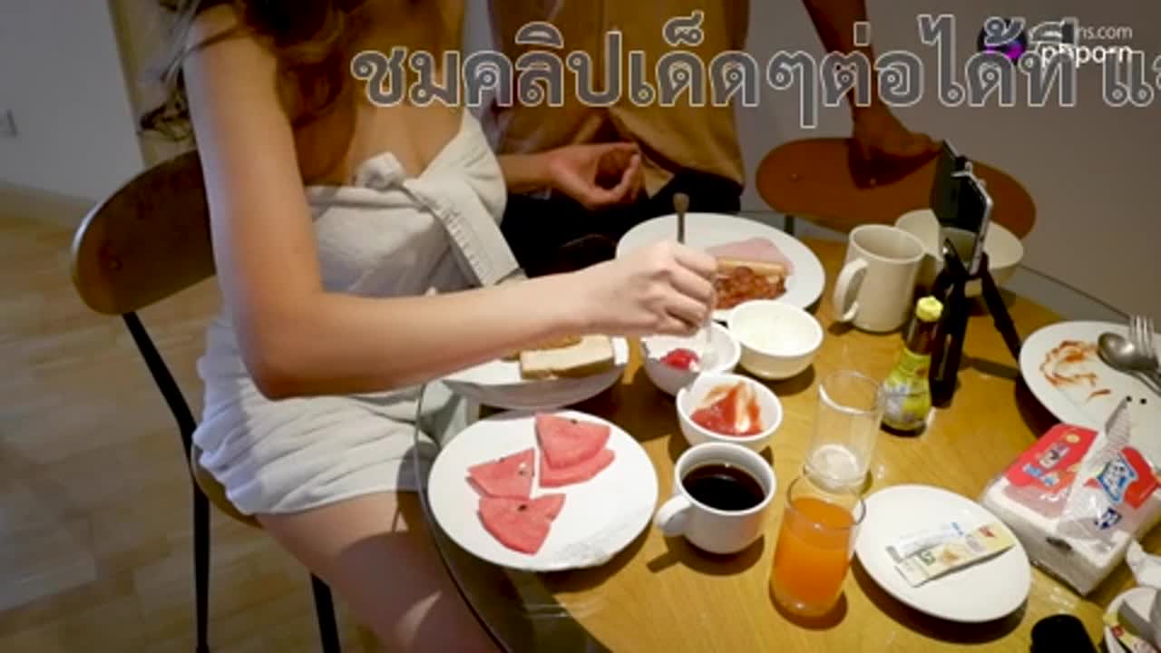 Yokiebearz น้องหยก สาวแซ่บแดนพัทยา xxx มากินข้าวแต่ดันไม่ทันได้กลืน