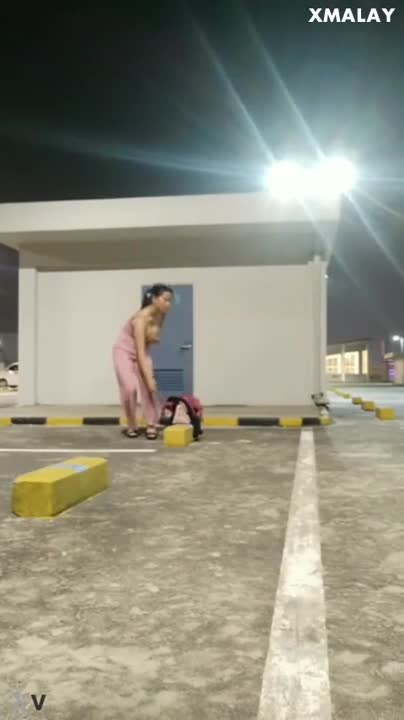 หัวข้อ: หุ่นหุ่นใหญ่ที่ที่จอดรถอีกครั้ง