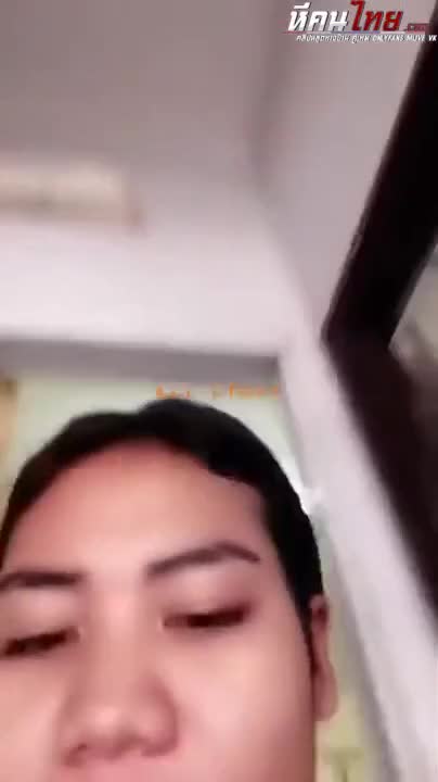 สาวทรงซ้อไลฟ์สดกลุ่มลับแก้ผ้าถอดหมดใส่แมสปิดหน้าอาบน้ำล้างหีโชว์นม