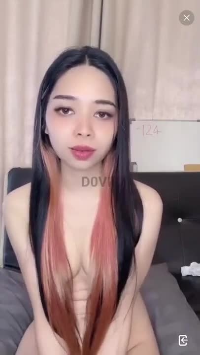 สาวน้อยที่น่ารักโชว์เด็ดในชีวิตจริง สวยมีเสน่ห์มากๆ แทบจะสวมใส่ได้ทุกสิ่ง