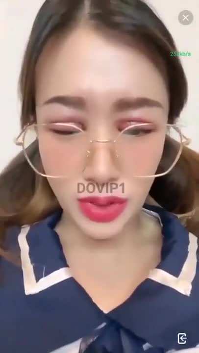 น้องแว่นนมโต มาไลฟ์สดแหวกหี ขยี้เดือดหน้ากล้อง ทำเอาเงี่ยนตามเลย