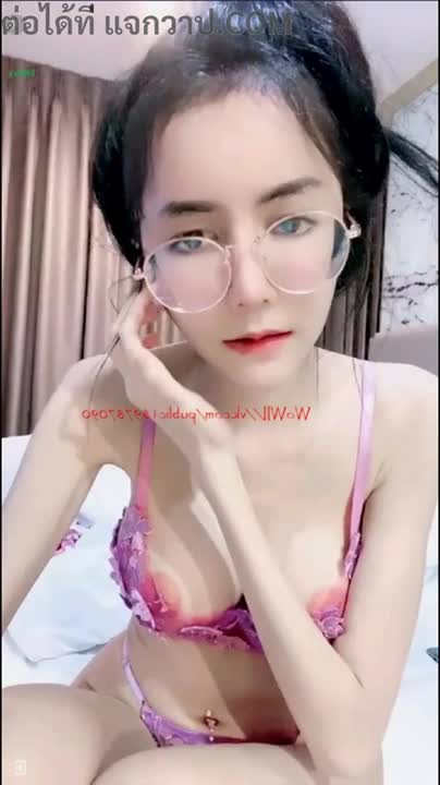 Smildyee1 is a lively individual who is self-sufficient and has the confidence to the point of being provocative. On OnlyFans, they gradually strip off their lingerie and pleasure themselves by teasing their private parts.