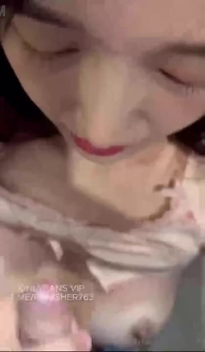 น้องดรีมพบผัวใหม่ที่น่าตื่นเต้นมาก หลังจากที่ไม่ได้พบกันนาน พวกเขานำกันมาเล่นในห้องน้ำที่ห้างสรรพสินค้า
