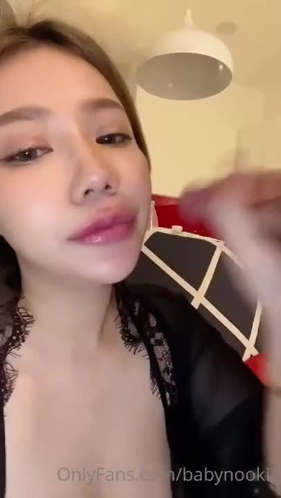 Babynookie is a chubby, busty girl on Onlyfans who loves to get drunk and party until she's tipsy.
