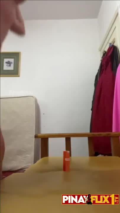 Mom and dad are not here at home, I'm just waiting for you.
